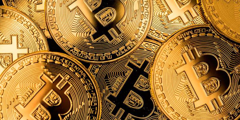 Курс биткоина упал до 17 тысяч долларов